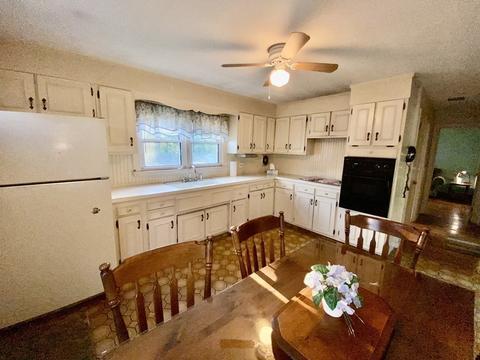 75 Liberty St, Danvers, MA 01923 photo 9