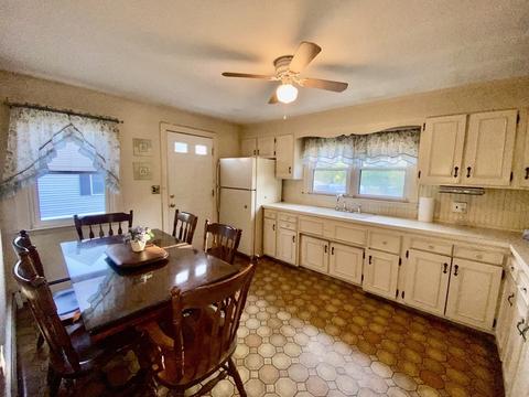 75 Liberty St, Danvers, MA 01923 photo 2
