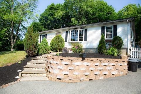 2 Cardinal Rd, Danvers, MA 01923 photo 4