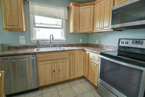 429 Emmett St, Fall River, MA 02721 photo 26