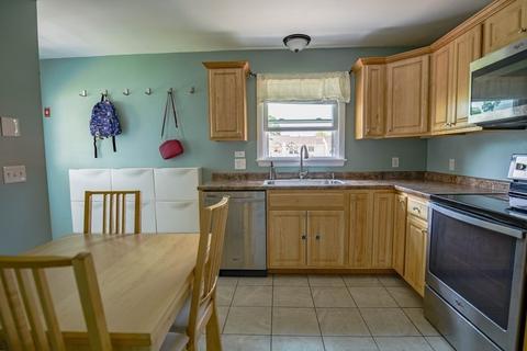 429 Emmett St, Fall River, MA 02721 photo 24