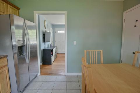429 Emmett St, Fall River, MA 02721 photo 28