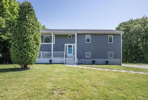 38 Lake St, Somerset, MA 02726