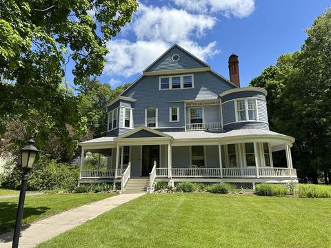 10 N Main St #2, Williamsburg, MA 01096