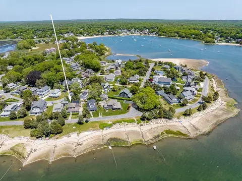 451 Circuit Ave, Pocasset, MA 02559 photo 2