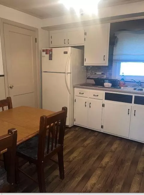 42 Steuben St, Springfield, MA 01151 photo 4