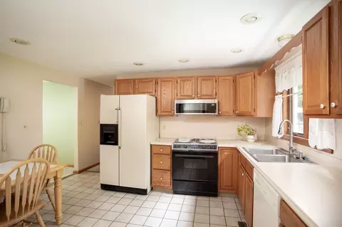 189 Columbus Dr, Fall River, MA 02720 photo 31