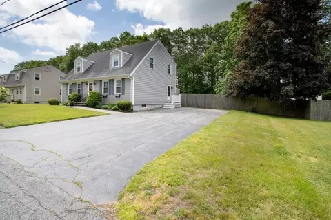 189 Columbus Dr, Fall River, MA 02720 photo 4