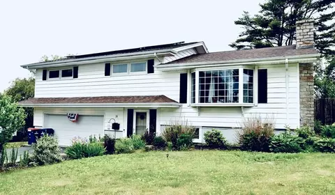 31 Valerie St, New Bedford, MA 02740
