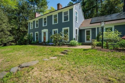 35 Bayberry Ln, Amherst, MA 01002