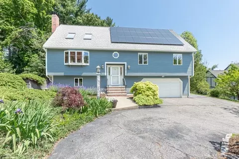 16 Patchs Pond Ln, Wilmington, MA 01887