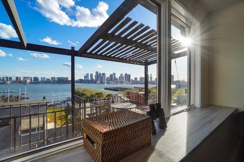 185 Webster St #4, Boston, MA 02128