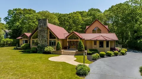 434 Pine Hill Rd, Westport, MA 02790