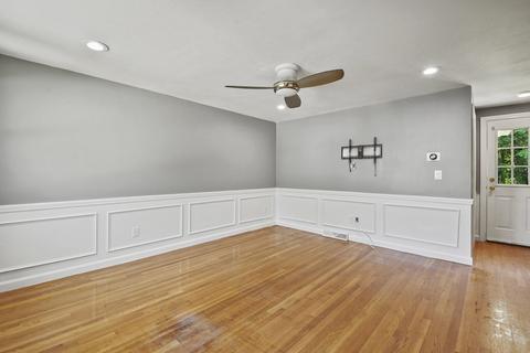 40 Orton St, Worcester, MA 01604 photo 4