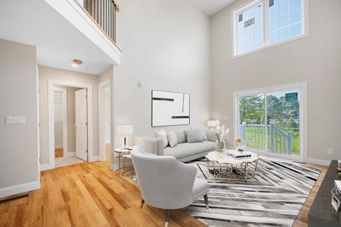 2 Sabrina Way #B, Agawam, MA 01001