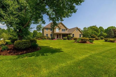 6 Parker Rd, Mendon, MA 01756 photo 2