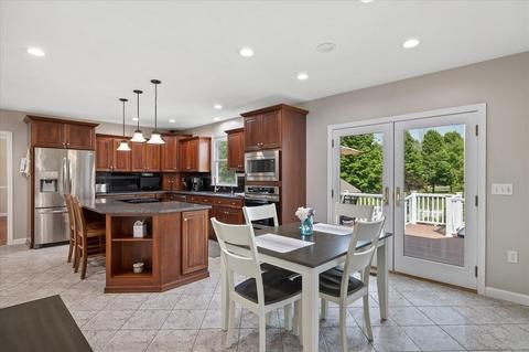 6 Parker Rd, Mendon, MA 01756 photo 5