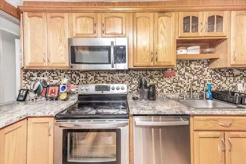 65 Windsor St, Worcester, MA 01605 photo 23