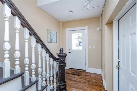 65 Windsor St, Worcester, MA 01605 photo 4