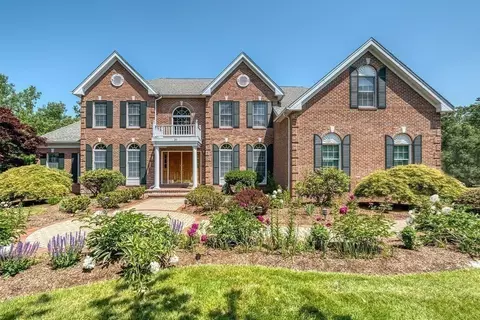 36 Greenwood Rd, Hopkinton, MA 01748