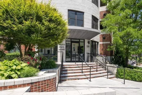 150 Saint Paul St #103, Brookline, MA 02446