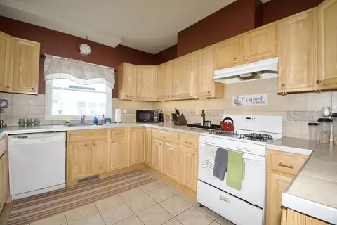 24 Rupert St, Springfield, MA 01108 photo 6
