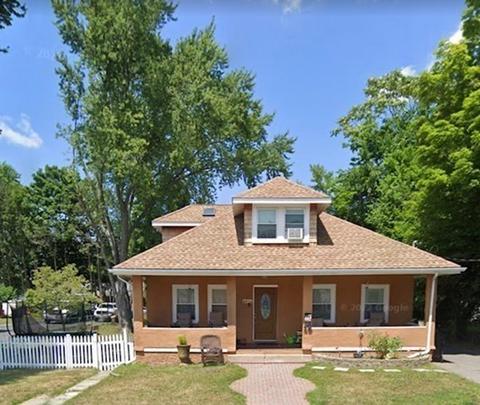 75 Winthrop St, Framingham, MA 01702