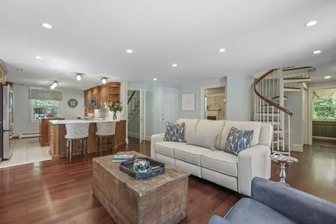 31 Arthur Ave, Marblehead, MA 01945 photo 12
