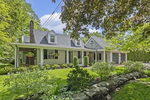 31 Arthur Ave, Marblehead, MA 01945
