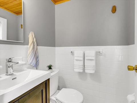 42 Appleton Ave, Beverly, MA 01915 photo 13