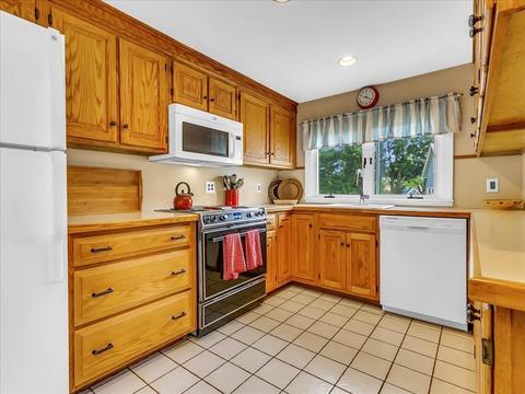 42 Appleton Ave, Beverly, MA 01915 photo 22