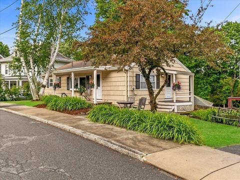 42 Appleton Ave, Beverly, MA 01915 photo 3