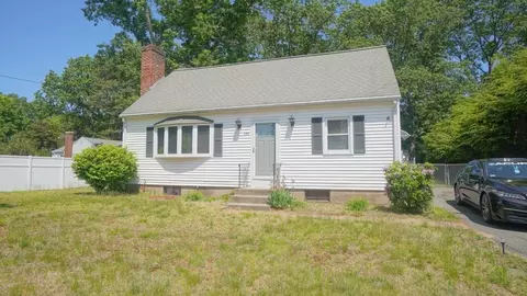 164 Prouty St, Springfield, MA 01119 photo 1