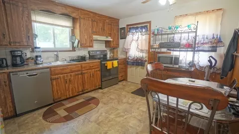 164 Prouty St, Springfield, MA 01119 photo 16