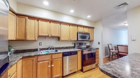 1304 Lagrange St #1304, Boston, MA 02132