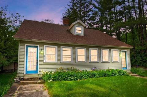490 Vernon Ave, Barre, MA 01005