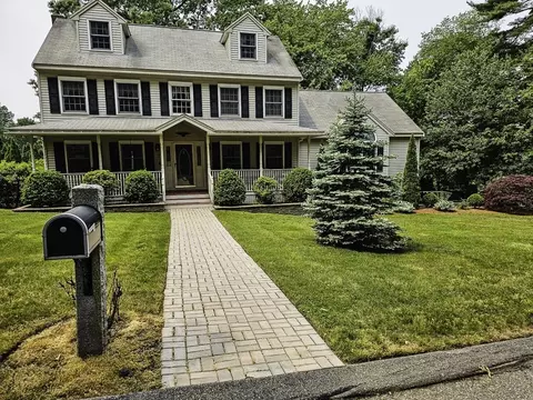 7 Dyer St, Billerica, MA 01862