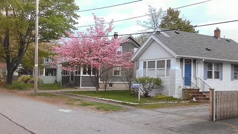 6 Brentham Rd, Billerica, MA 01862