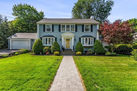 26 Meredith Cir, Milton, MA 02186