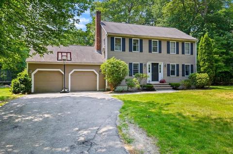 44 Smith Rd, Mansfield, MA 02048