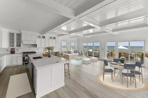 117 Phillips Rd, Bourne, MA 02532