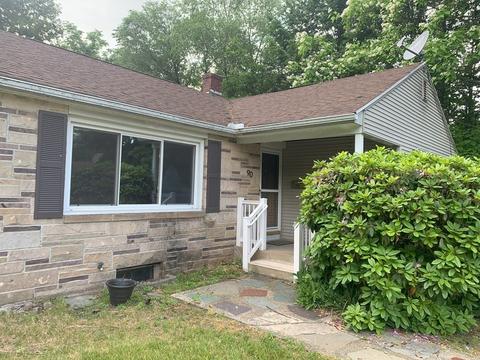 90 E Allen Ridge Rd, Springfield, MA 01118 photo 2
