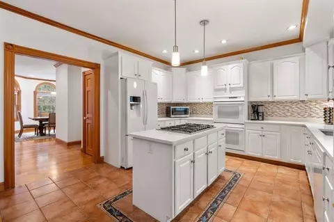 664 Greendale Ave, Needham, MA 02492 photo 15