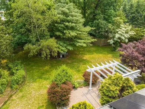 664 Greendale Ave, Needham, MA 02492 photo 24