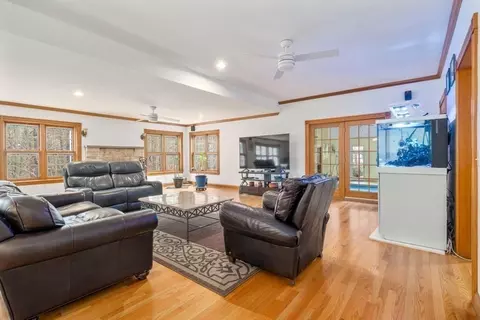 664 Greendale Ave, Needham, MA 02492 photo 8