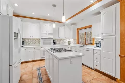 664 Greendale Ave, Needham, MA 02492 photo 14