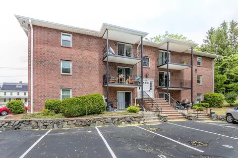 82 Neponset St #C, Canton, MA 02021