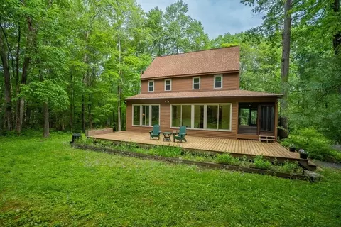 5 Arnold Rd, Pelham, MA 01002 photo 3