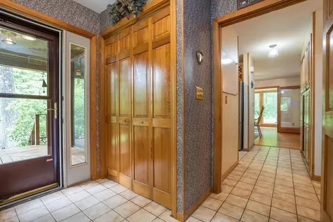 5 Arnold Rd, Pelham, MA 01002 photo 8