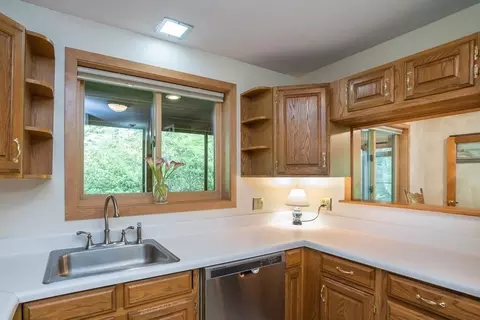 5 Arnold Rd, Pelham, MA 01002 photo 9